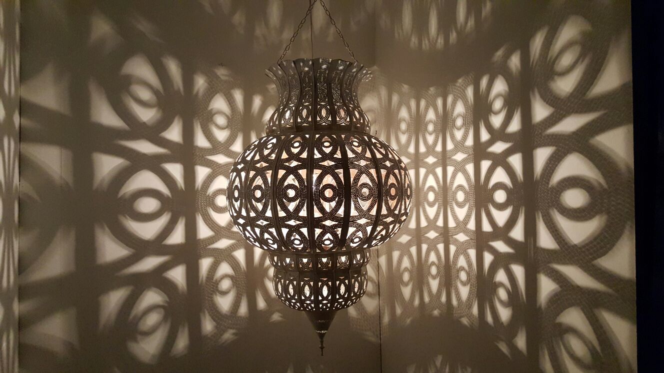 Moroccan lamps & brass chandeliers